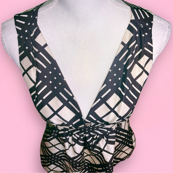 J. Crew Black & Cream Picnic Plaid A-Line Flounce Silk Top With Tie Back Size 2 - Picture 3 of 10